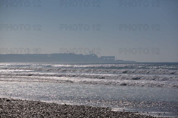 Biville (Manche), vue sur la centrale nucléaire de Flamanville