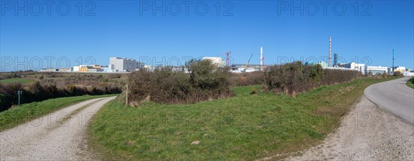 La Hague, Beaumont-Hague (Manche), centrale de retraitement des déchets nucléaires de La Hague (Cogema)