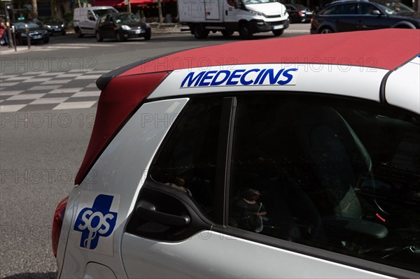 Paris, voiture SOS Médecins