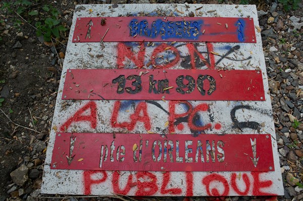 Paris, Petite Ceinture en la gare du Poinçon et la rue Didot