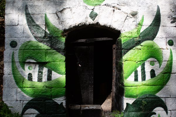 Paris, the Chemin de Fer de la Petite Ceinture at the Poincon station and rue Didot,