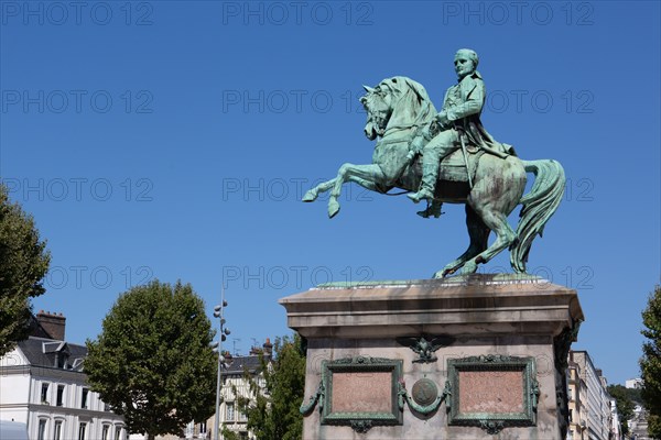 Rouen (Seine Maritime), statue équestre de Napoléon