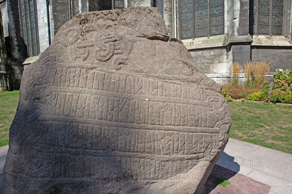 Rouen (Seine Maritime), plaque du monument hommage au millénaire de la conquête normande en 911