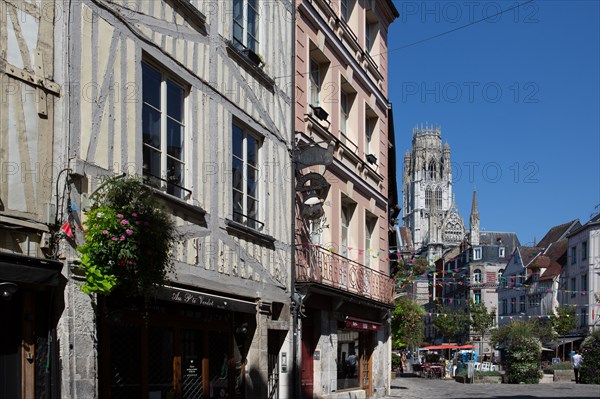 Rouen (Seine Maritime), place du Lieutenant Aubert