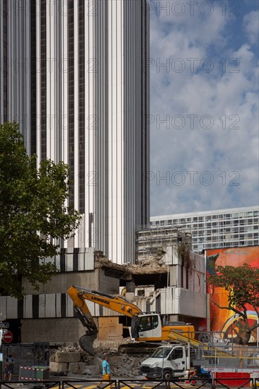 Paris, Avenue du Maine, chantier de démolition des anciens locaux du magazine Le Point