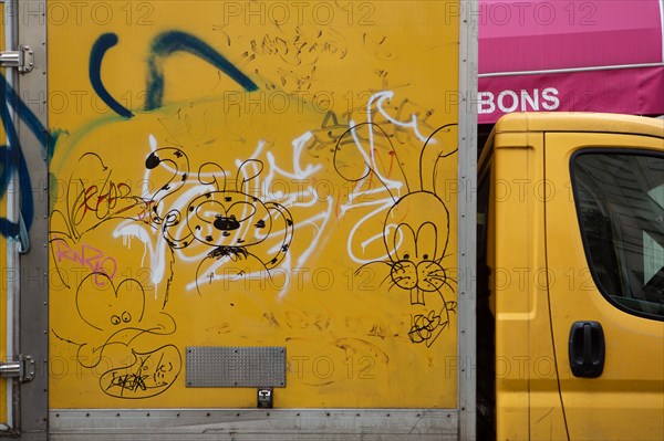 Paris, old postal truck with tags