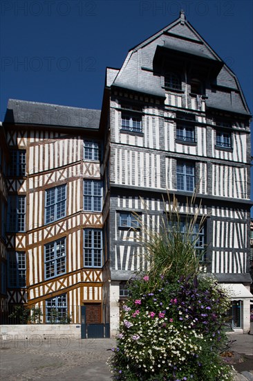 Rouen (Seine Maritime), maison à pans de bois de la place Barthélémy