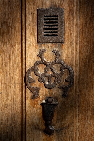 Rouen (Seine Maritime), door knocker and letter box