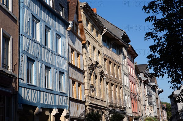 Rouen (Seine Maritime), rue Eau de Robec