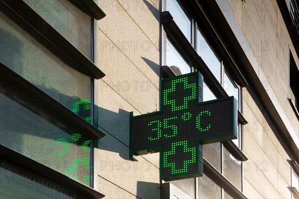 Rouen (Seine Maritime), pharmacy sign