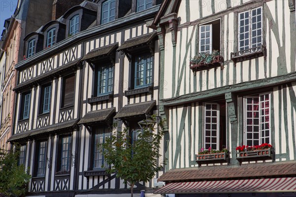 Rouen (Seine Maritime), place du Lieutenant Aubert