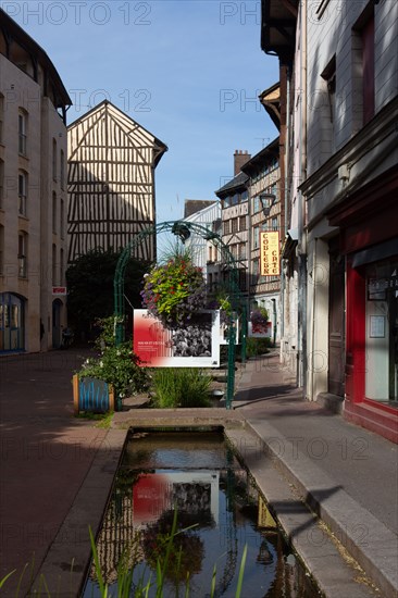 Rouen (Seine Maritime), rue Eau de Robec