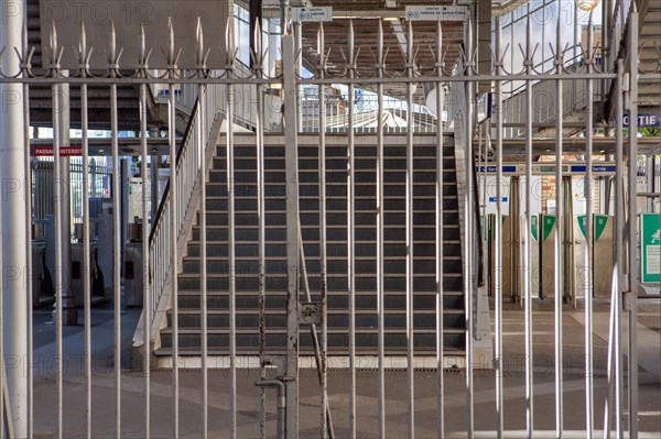 Paris, station de metro fermée un jour de grève