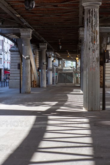 Paris, subway station closed on strike day