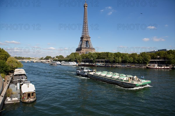 Paris, La Seine et la Tour Eiffel