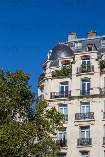 Paris, boulevard des Invalides