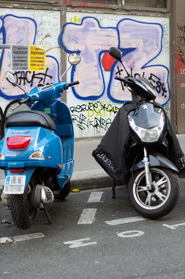 Paris, stationnement de deux roues