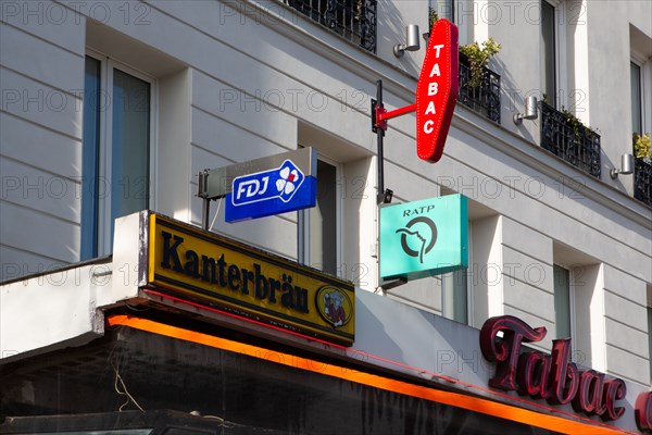 Paris, enseigne de bar tabac