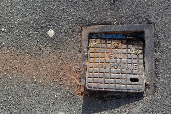 Paris, plaque de fonte au sol