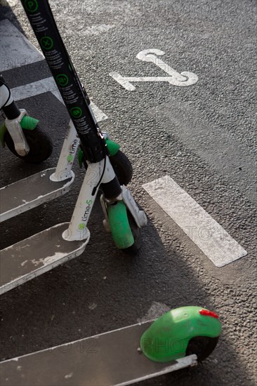 Paris, emplacement de stationnement pour trottinettes