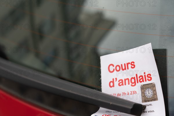 Paris, publicité pour des cours d’anglais