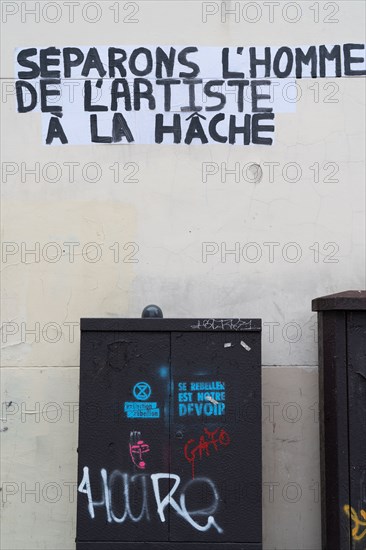 Paris, affichage de protestation contre la violence faire aux femmes