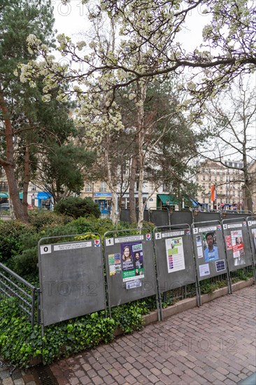 Paris, panneaux électoraux