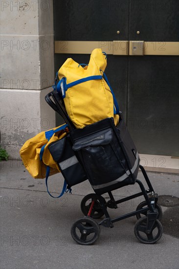 Paris, chariot de facteur