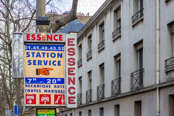 Paris, station service