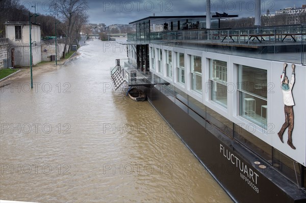 Paris, péniche Fluctuart