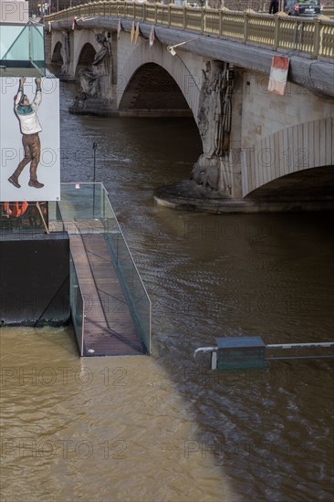 Paris, péniche Fluctuart