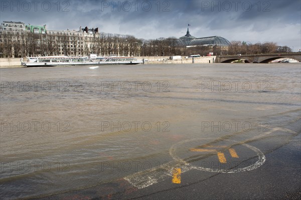 Paris, flood of Paris, Seine River