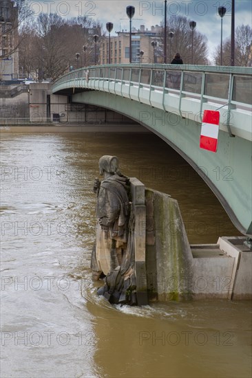 Paris, the Zouave on the Alma Bridge