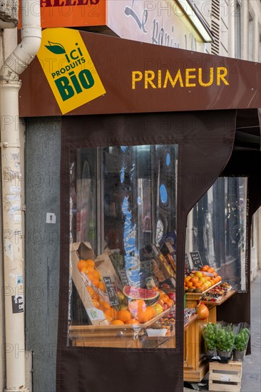 Paris, magasin de primeurs bio