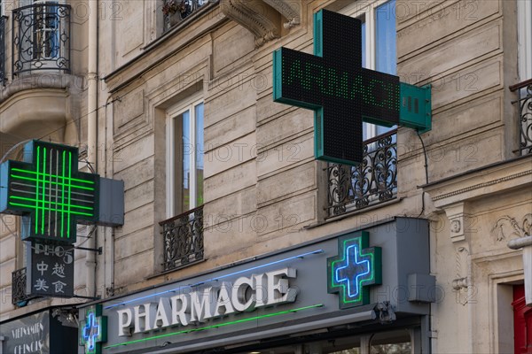 Paris, pharmacy sign