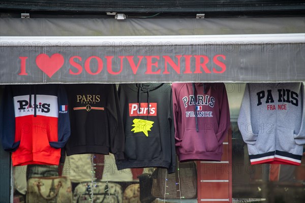 Paris, boutique de souvenirs