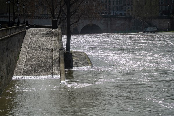 Paris, flood of Paris, Seine River