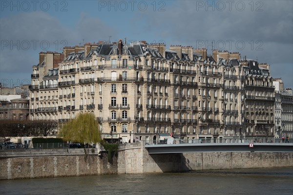 Paris, quai aux Fleurs