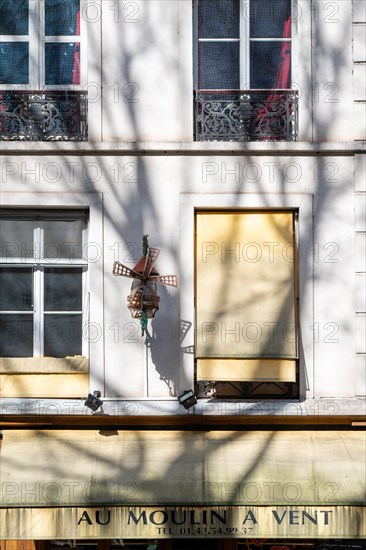 Paris, rue des Fossés Saint-Bernard