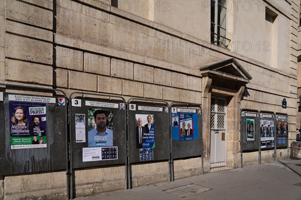 Paris, panneaux électoraux