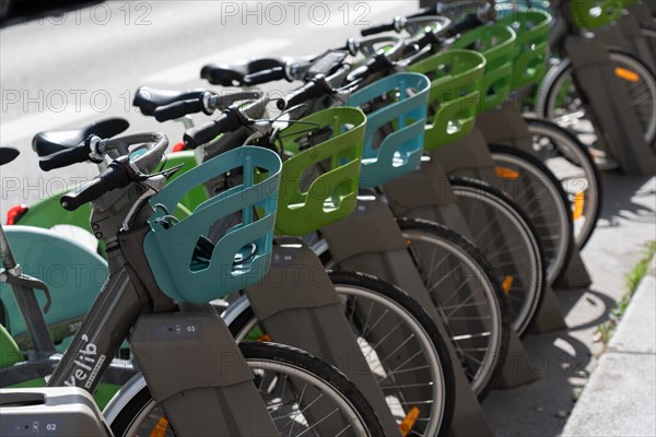 Paris, Vélib' sharing system station