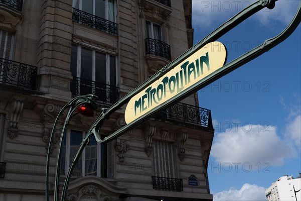 Paris, station de métro Raspail