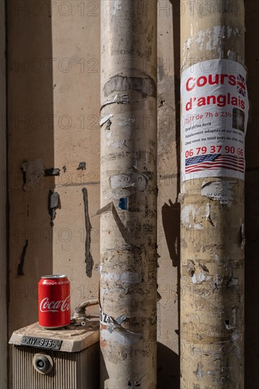 Paris, cannette de Coca Cola abandonnée