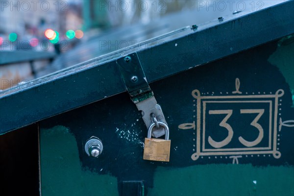 Paris, boites de second hand sellers fermées pour cause d’coronavirus outbreak (Covid-19)