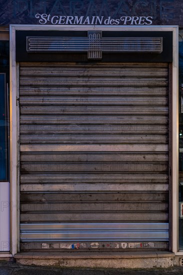 Paris, pharmacie fermée