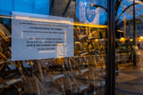 Paris, café-restaurant Les Deux Magots, closed to prevent spread of coronavirus