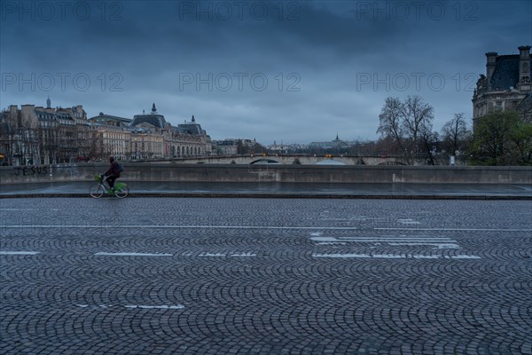 Paris, nobody on the Pont du Carrousel because of the coronavirus outbreak