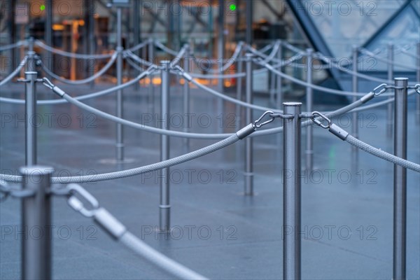 Paris, musée du Louvre closed to prevent spread of coronavirus