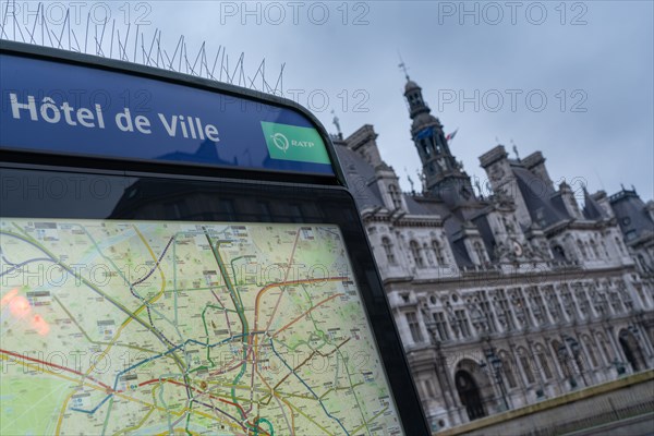 Paris, station de métro Hôtel de Ville