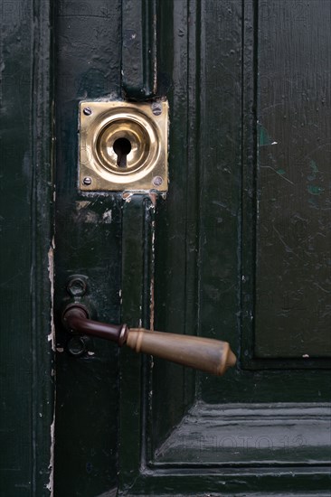 Paris, building door